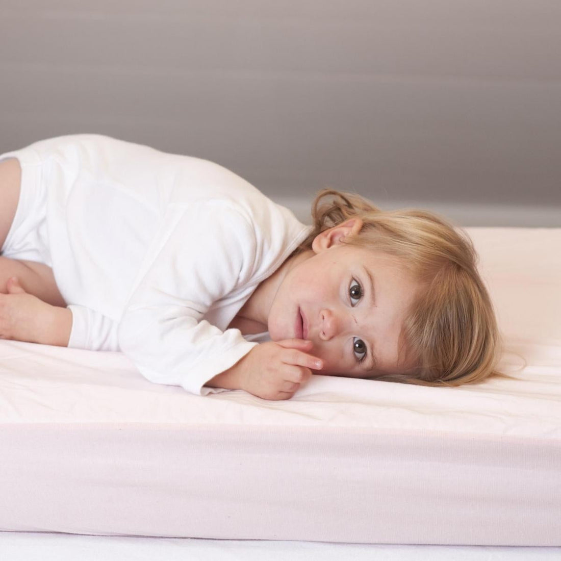 Husa impermeabila saltea, Tencel antibacterian , crem